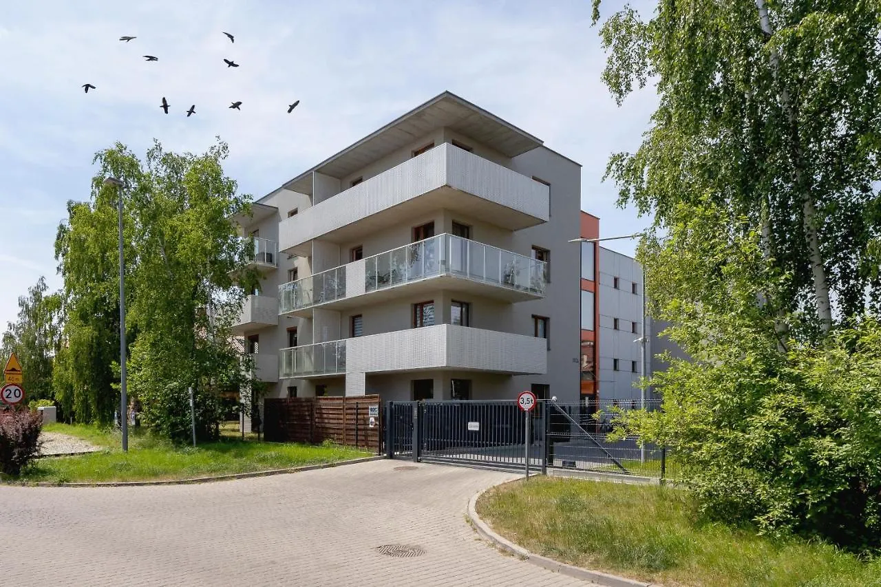 Modern & Spacious Apartment With Air Conditioning & Parking By Renters Prestige Kraków Polen