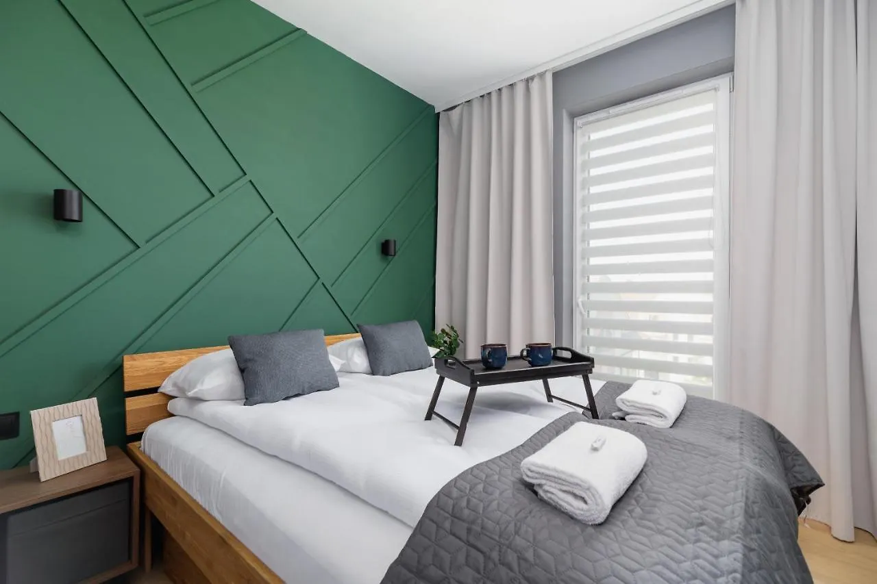 קרקוב Modern & Spacious Apartment With Air Conditioning & Parking By Renters Prestige 0*,