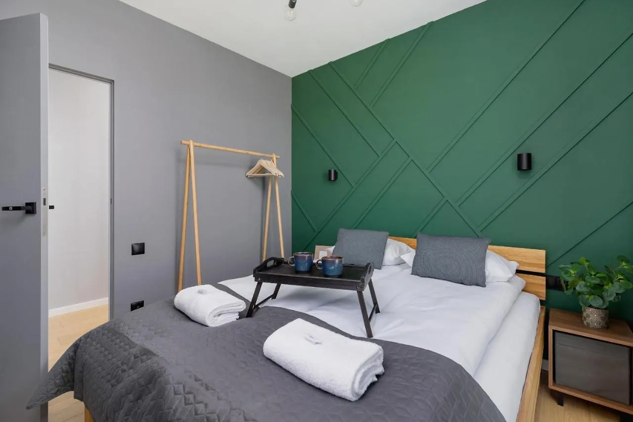 קרקוב Modern & Spacious Apartment With Air Conditioning & Parking By Renters Prestige