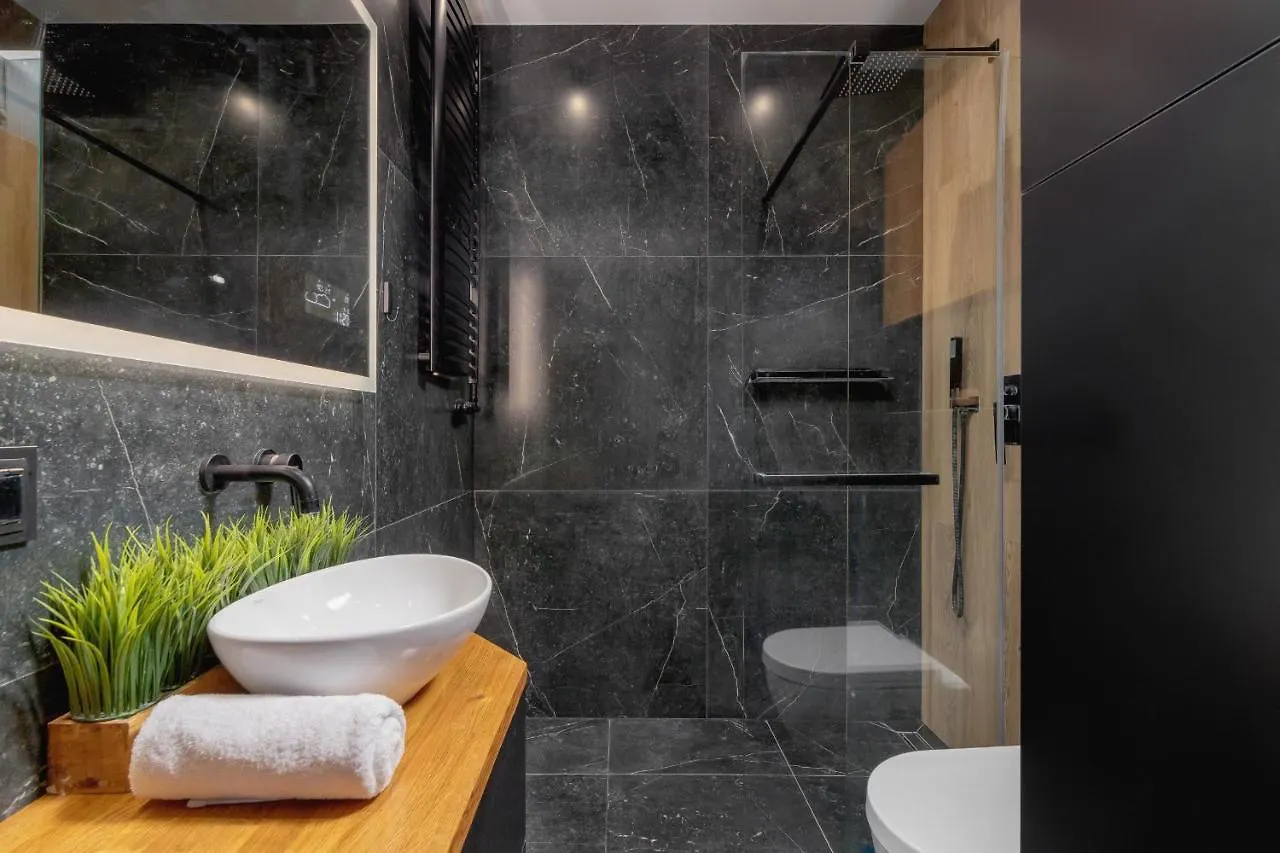 קרקוב Modern & Spacious Apartment With Air Conditioning & Parking By Renters Prestige